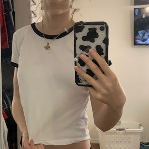 Basic white tee with black trim •